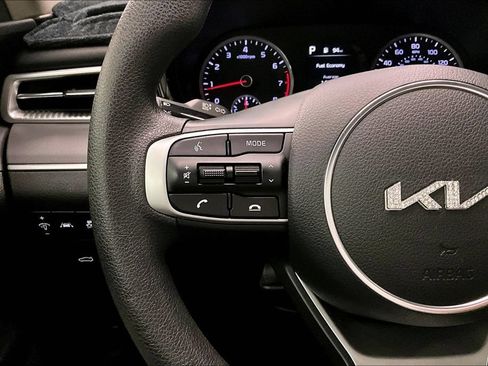 Used 2023 Kia K5 LXS FWD image 17
