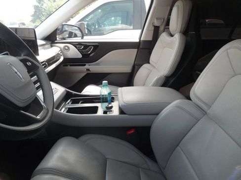 Certified 2025 Lincoln Aviator Reserve w/ Equipment Group 201A AWD/4WD image 8