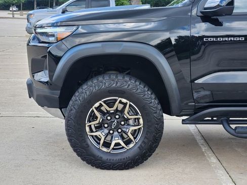 Used 2023 Chevrolet Colorado ZR2 w/ ZR2 Convenience Package III AWD/4WD image 8