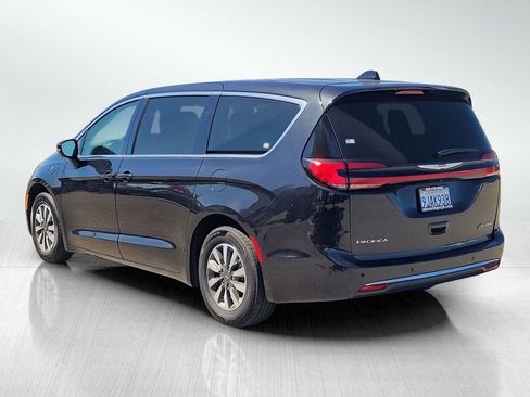 Used 2024 Chrysler Pacifica Limited FWD image 6