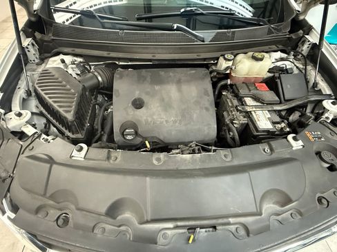 Used 2021 Chevrolet Traverse LS image 37