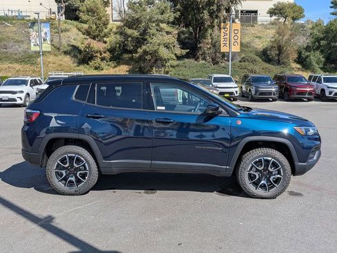 New 2026 Jeep Compass Trailhawk w/ Trailer Tow Group AWD/4WD image 2
