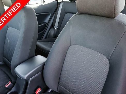 Certified 2024 Hyundai Venue SE FWD image 27