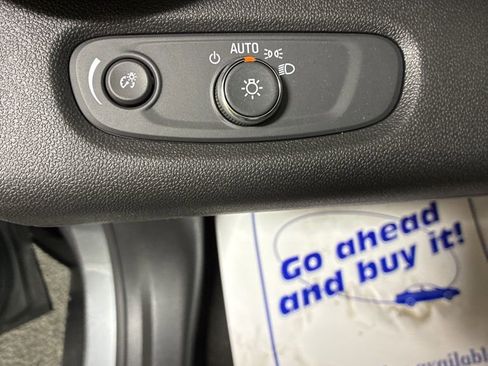 Used 2025 Chevrolet Trax LS w/ LS Convenience Package image 11