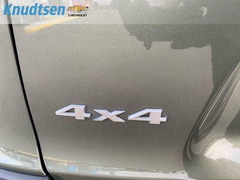 Used 2019 Jeep Cherokee Latitude w/ Cold Weather Group image 3