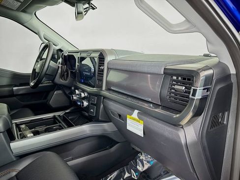 New 2026 Ford F250 Lariat w/ Black Appearance Package image 30