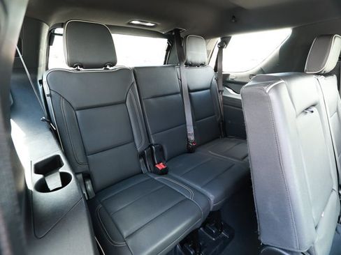 Used 2024 GMC Yukon SLT RWD image 33