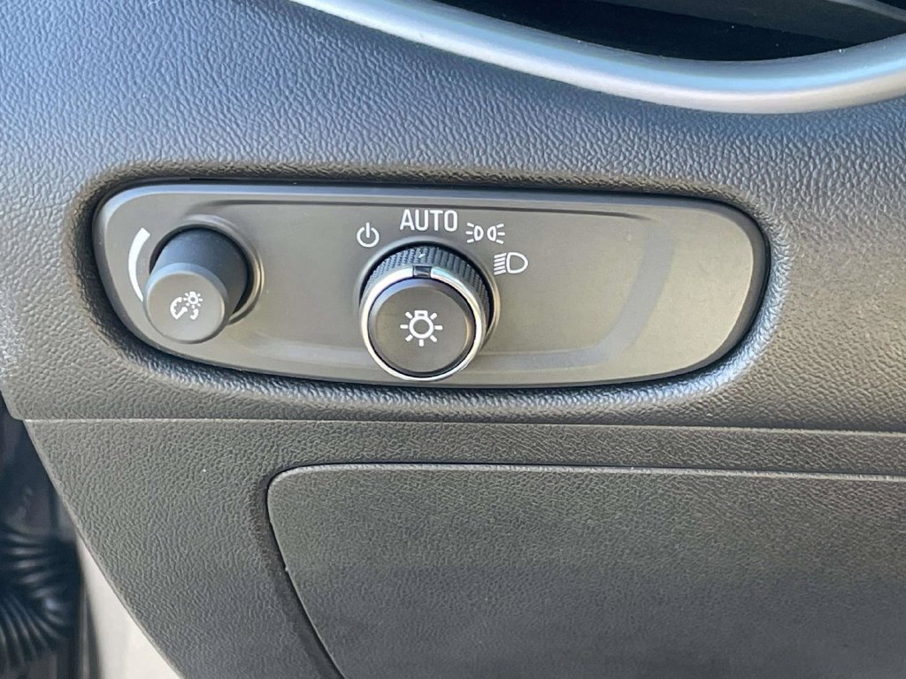 Used 2025 Chevrolet Malibu LT FWD image 21