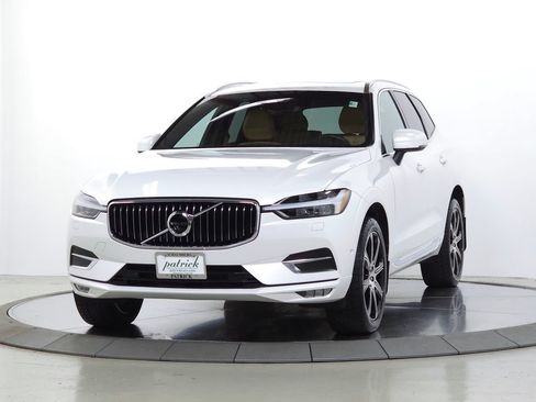 Used 2018 Volvo XC60 T6 Inscription w/ Luxury Seat Package AWD/4WD image 4
