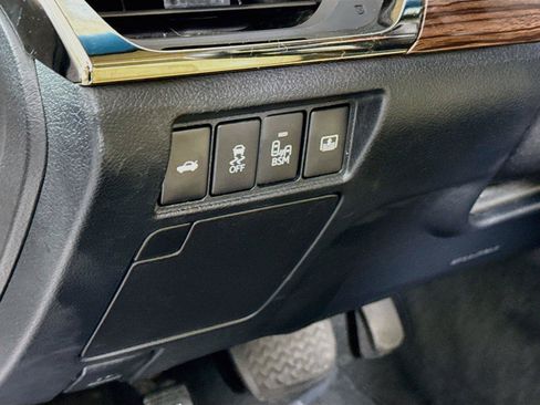 Used 2013 Toyota Avalon Limited FWD image 16