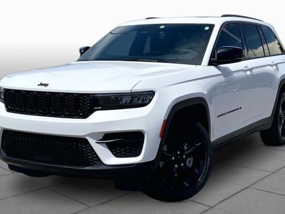 Used 2024 Jeep Grand Cherokee Altitude