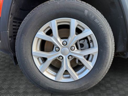 Used 2023 Jeep Grand Cherokee L Limited image 20