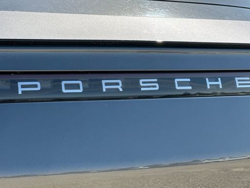 Used 2021 Porsche Cayenne Coupe AWD/4WD image 17