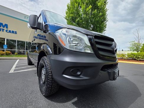 Used 2016 Mercedes-Benz Sprinter 2500 image 10