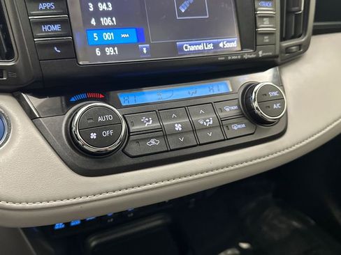Used 2018 Toyota RAV4 XLE image 24