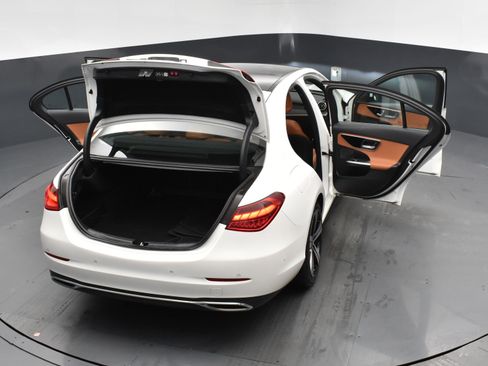 Used 2025 Mercedes-Benz C 300 4MATIC Sedan image 28