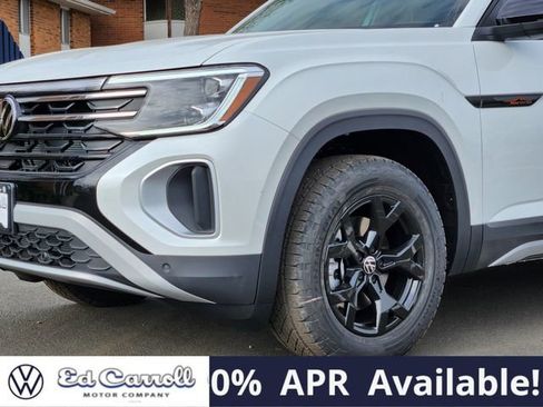 New 2026 Volkswagen Atlas Peak Edition image 8