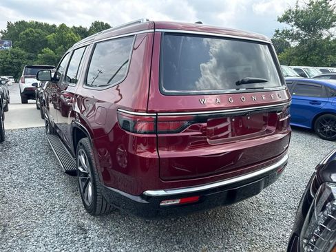 Used 2024 Jeep Wagoneer Series III w/ Premium Group I AWD/4WD image 5