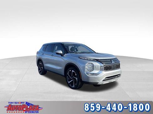 Used 2024 Mitsubishi Outlander SE Black Edition image 9