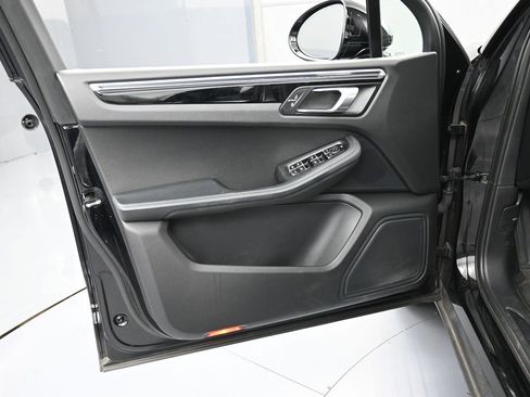 Certified 2023 Porsche Macan Turbo AWD/4WD image 15