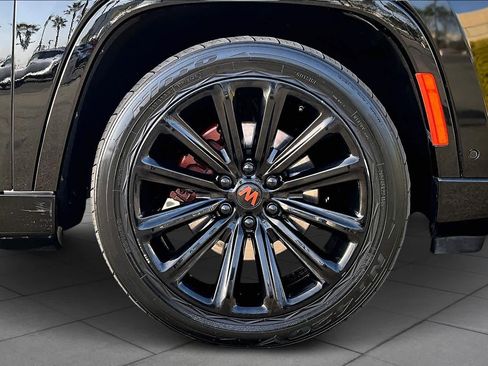 Used 2022 Jeep Grand Wagoneer Series II w/ Premium Group II image 9