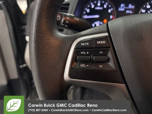 Used 2017 Hyundai Elantra SE image 14