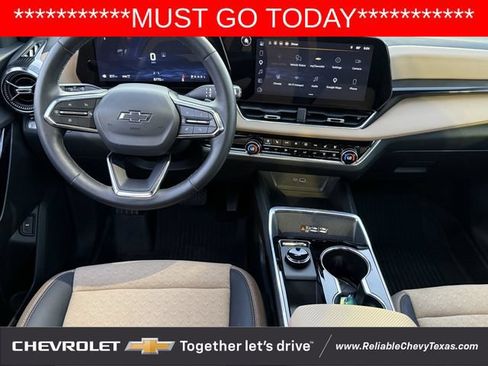 Used 2026 Chevrolet Equinox ACTIV w/ Convenience Package III AWD/4WD image 12