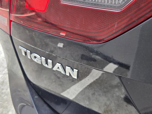 Used 2018 Volkswagen Tiguan S w/ Front Fog Lights Package FWD image 11