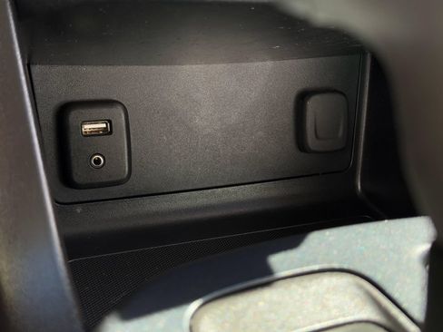 Used 2018 Chevrolet Colorado W/T RWD image 29