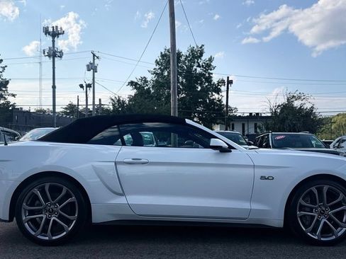 Used 2022 Ford Mustang GT Premium w/ Equipment Group 401A RWD image 9