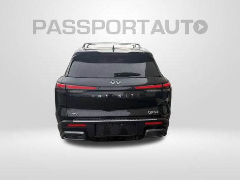 Used 2023 INFINITI QX60 Sensory w/ Vision Package AWD/4WD image 3