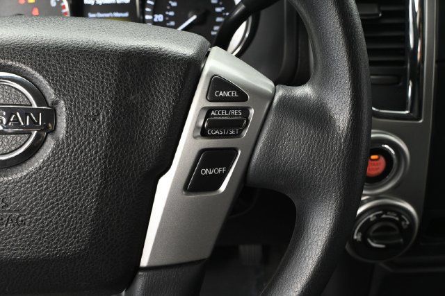 Used 2018 Nissan Titan SV AWD/4WD image 21