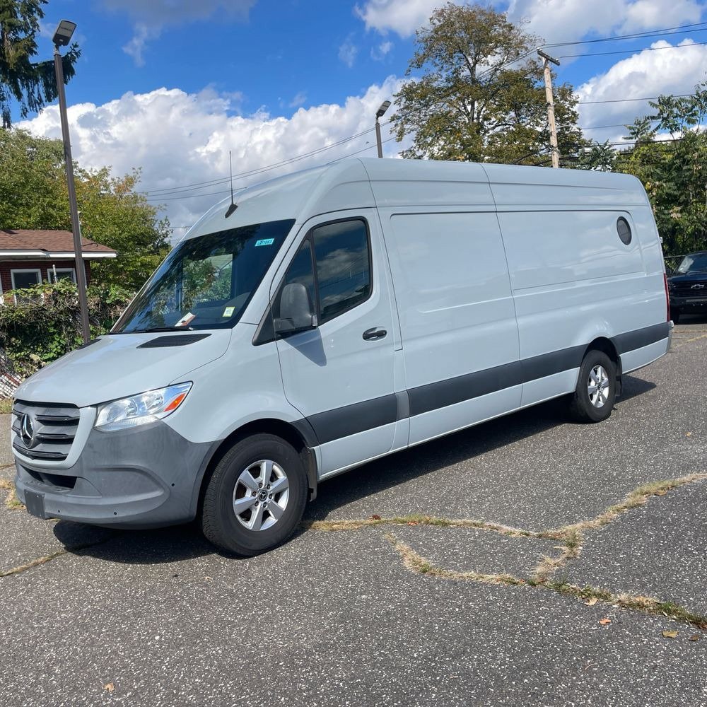 Used 2022 Mercedes-Benz Sprinter 2500 image 2