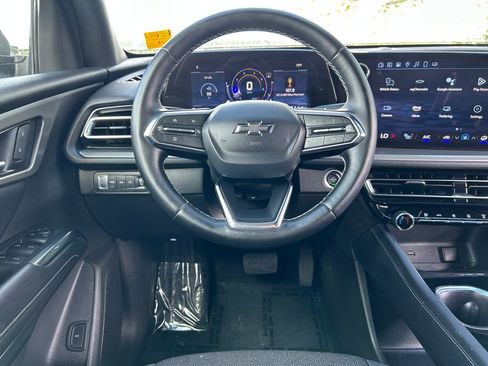 Used 2025 Chevrolet Traverse LT w/ Midnight/Sport Edition AWD/4WD image 10