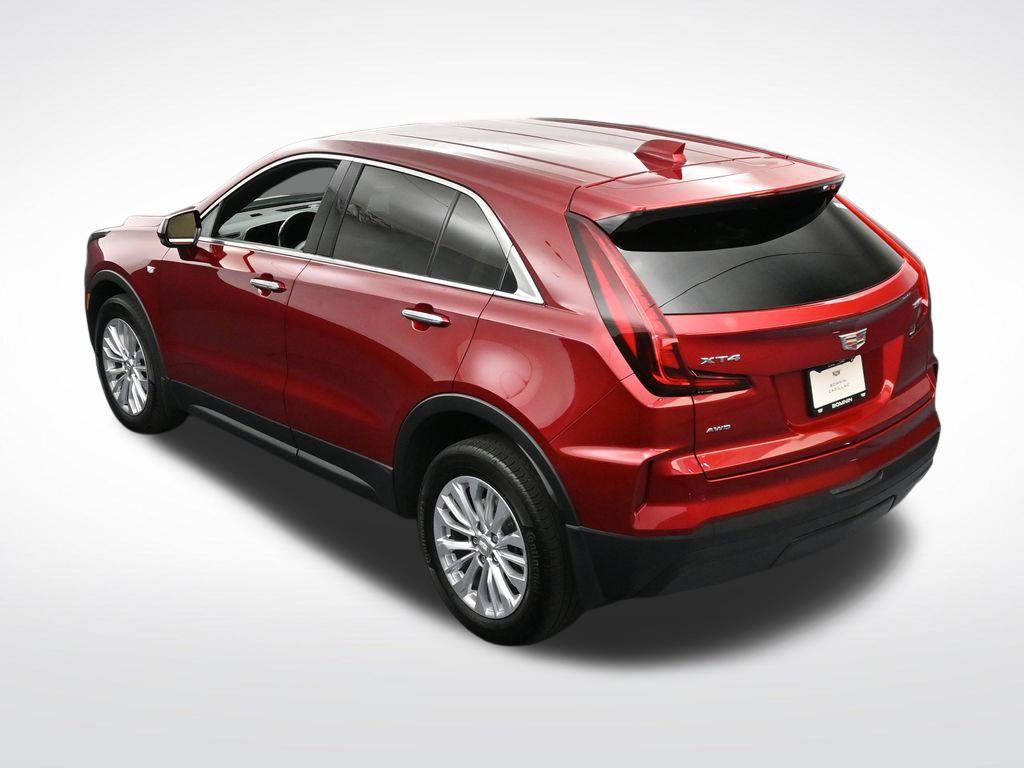 Used 2024 Cadillac XT4 Luxury w/ Cold Weather Package AWD/4WD image 18