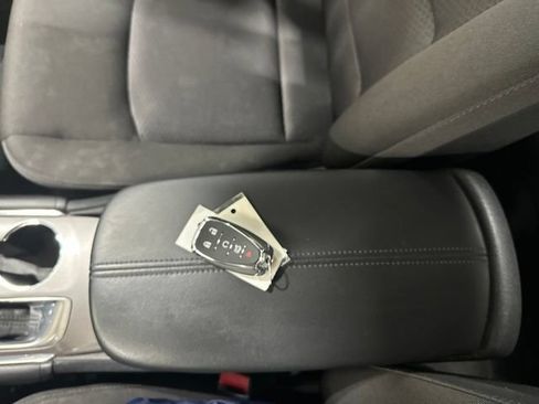 Used 2018 Chevrolet Malibu LT FWD image 31
