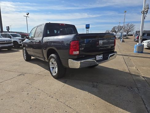 Used 2018 RAM 1500 Classic SLT image 4