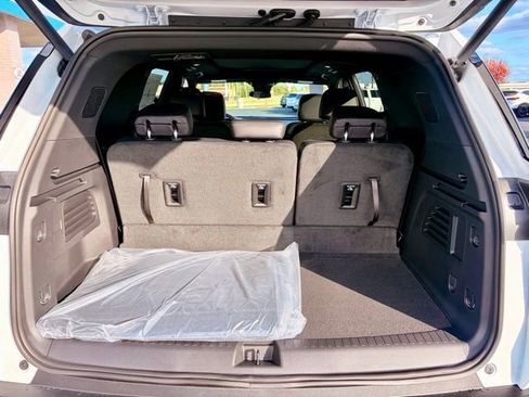New 2026 Chevrolet Traverse LT image 15