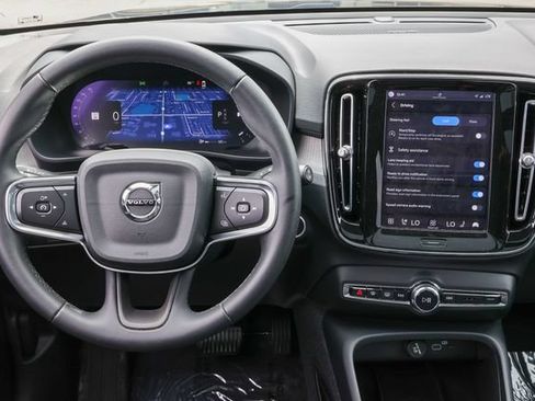 Certified 2024 Volvo XC40 B5 Ultimate w/ Protection Package Premier AWD/4WD image 8