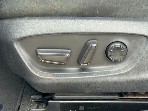 Used 2018 Toyota Camry SE FWD image 16