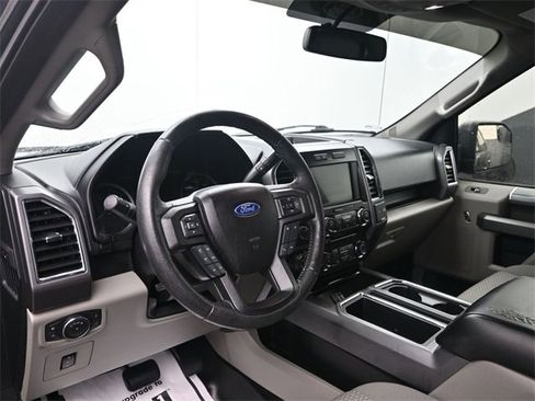 Used 2016 Ford F150 XLT w/ Equipment Group 302A Luxury image 7