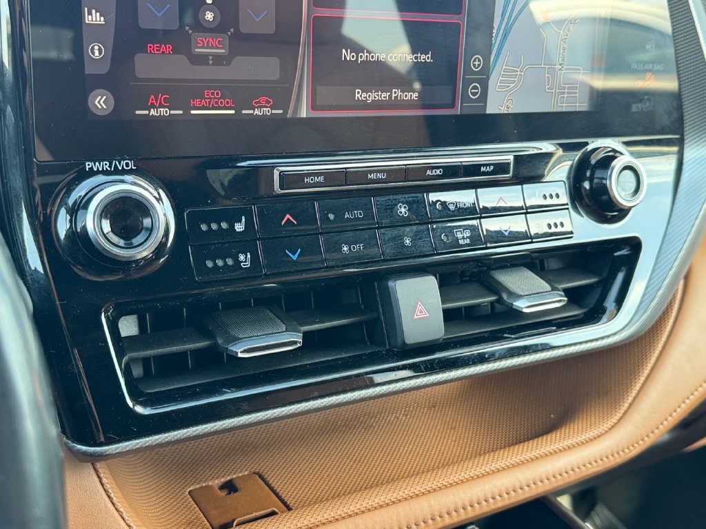Certified 2020 Toyota Highlander Platinum AWD/4WD image 23
