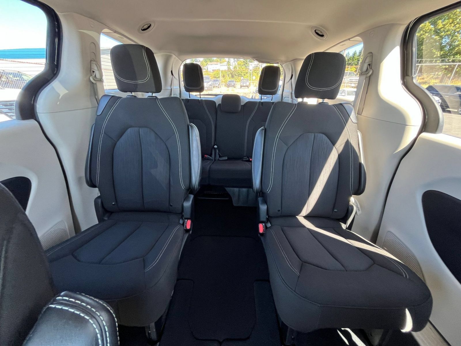 Used 2024 Chrysler Voyager LX FWD image 40