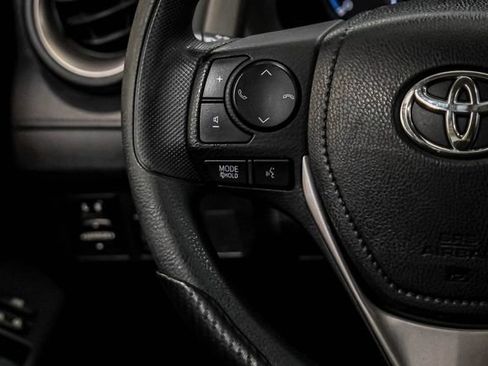 Used 2018 Toyota RAV4 LE w/ All Weather Liner Package AWD/4WD image 17