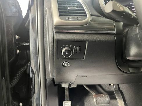 Used 2020 Jeep Grand Cherokee Limited AWD/4WD image 19