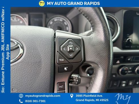 Used 2018 Toyota Tacoma TRD Off-Road AWD/4WD image 16