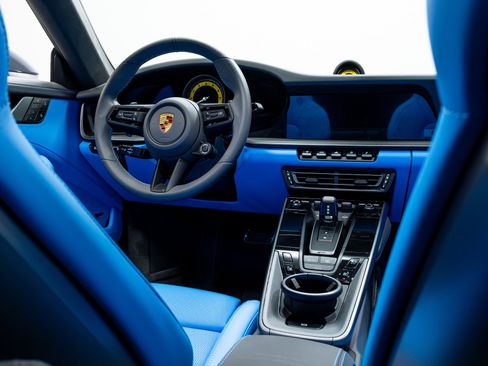 Used 2024 Porsche 911 Carrera image 35