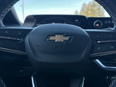 Used 2024 Chevrolet Equinox EV LT image 22