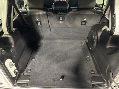 Used 2019 Jeep Wrangler Unlimited Sahara AWD/4WD image 22