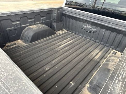 Used 2025 Chevrolet Silverado 1500 LT AWD/4WD image 10
